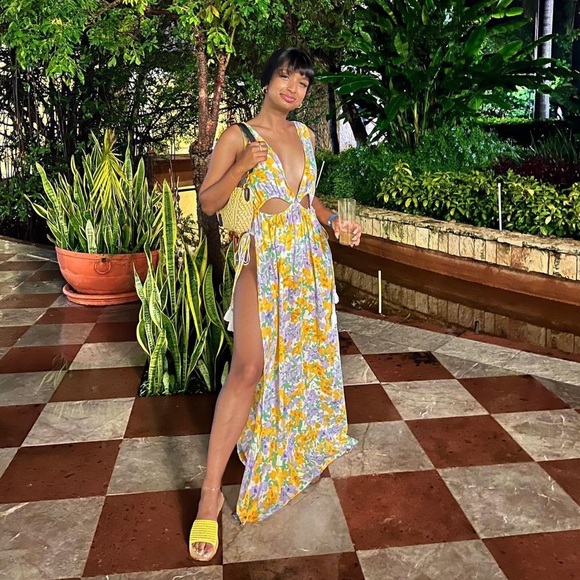REVOLVE x TULAROSA Lydia Maxi Dress in Periwinkle Floral - Picture 3 of 6